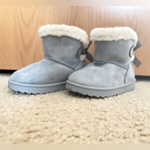 Toddler Girl Light Blue Fur-Lined Winter Boots | Size 7.5 | Cozy Faux-Fur Bow